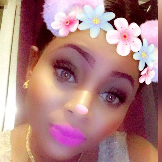 VIDEO: Comment l'épicurienne de Paris , Thialla savoure son birth day.