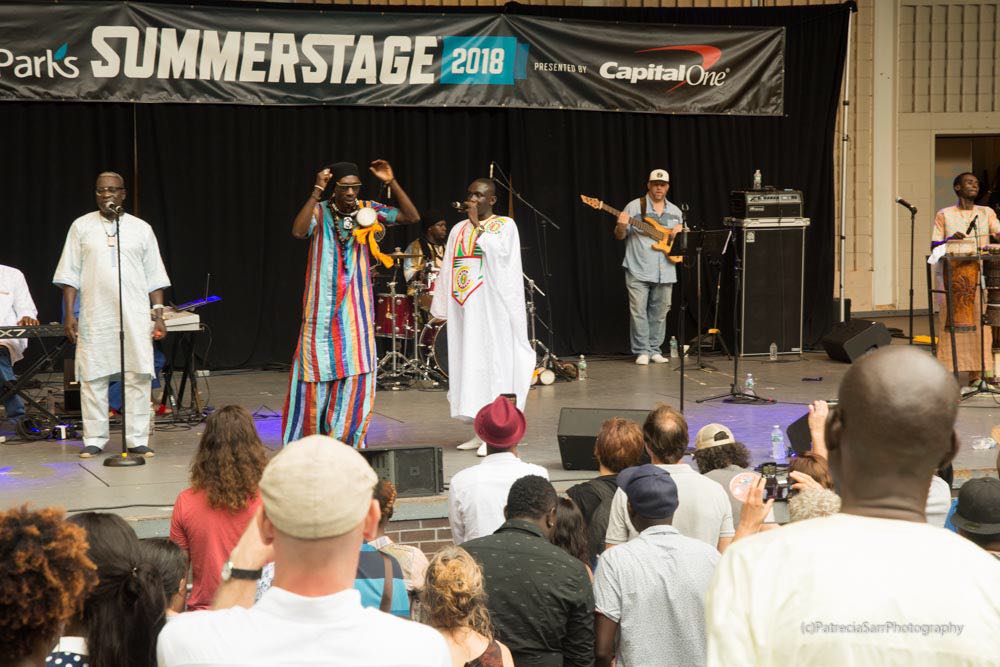 Quand le New African Production présente Pape Diouf au SUMMER STAGE de New York à la place Marcus Gravey. En images