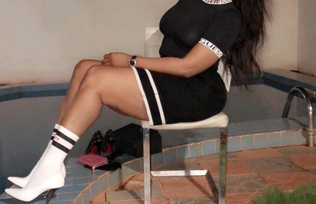 Le nouveau style de Diaba Sora, toujours provocatrice, elle embrase la toile