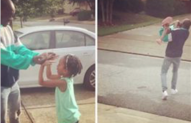 Vidéo : papa attentionné, Bu le frère d’Akon joue au « Amina » avec sa fille.