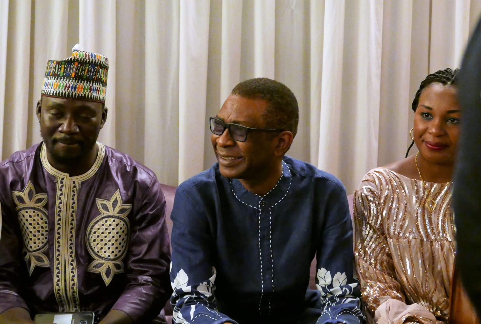 Youssou Ndour à la rencontre de Asse Ndiaye le président de "FÉKKÉ MA CI BOOLÉ" en Italie avec ses partisans.