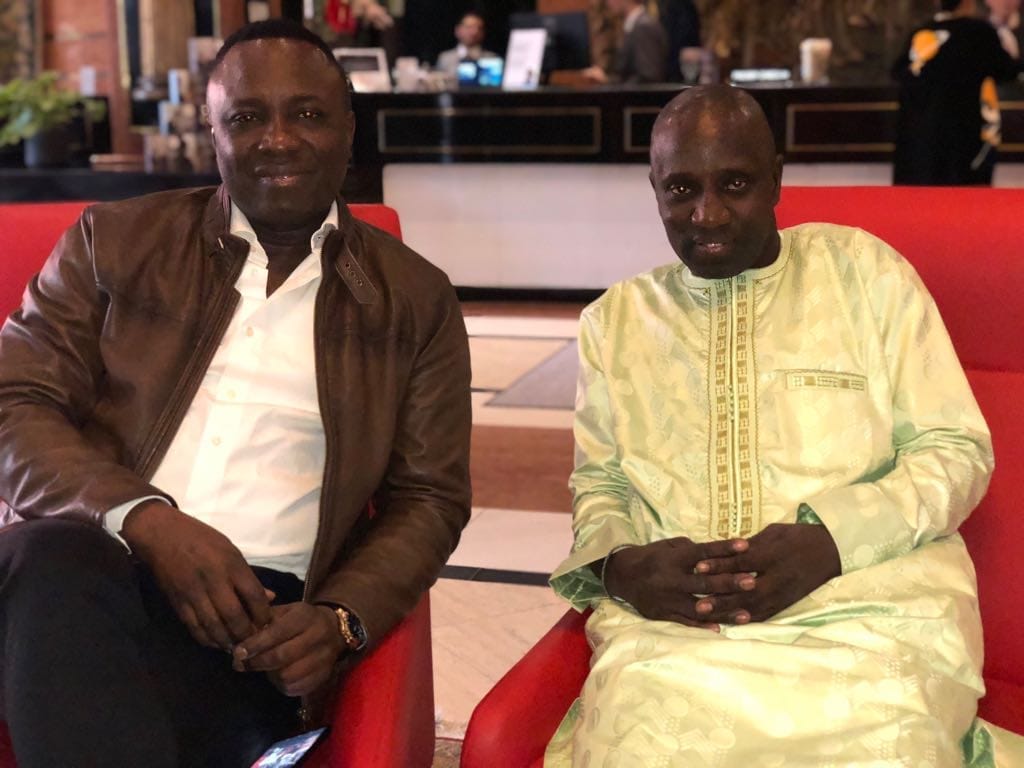 Youssou Ndour à la rencontre de Asse Ndiaye le président de "FÉKKÉ MA CI BOOLÉ" en Italie avec ses partisans.