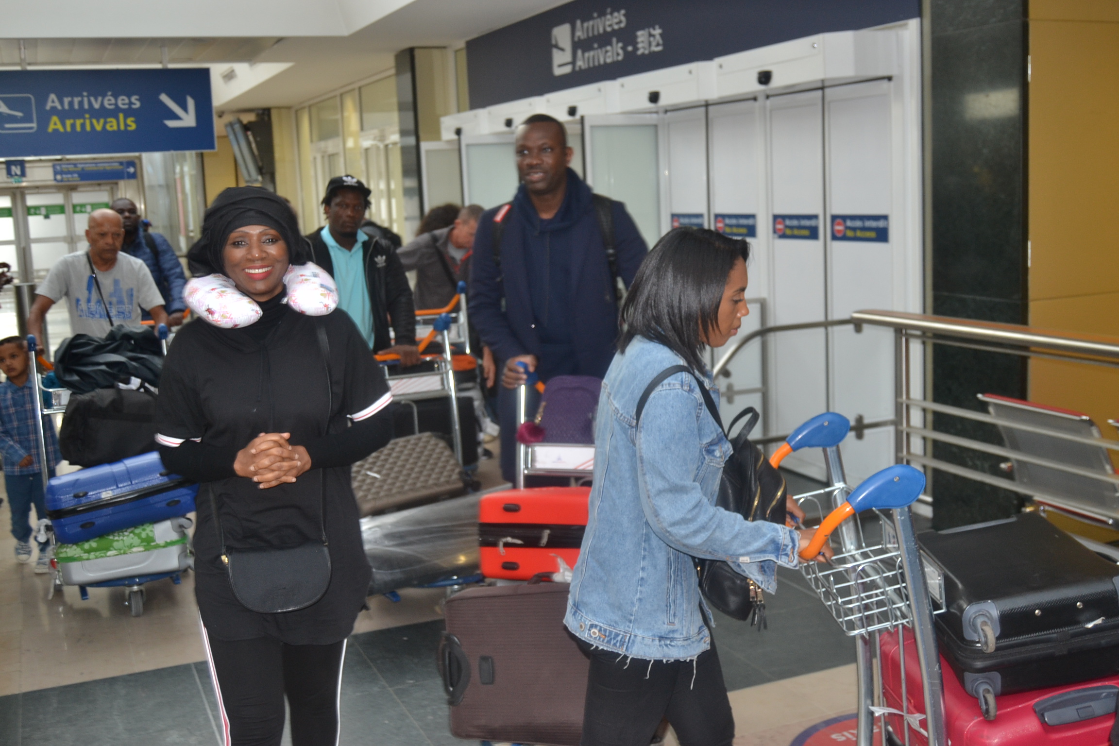 A 24 H du Bercy, Pape Diouf et ses invités attérient à ORLY SUD.