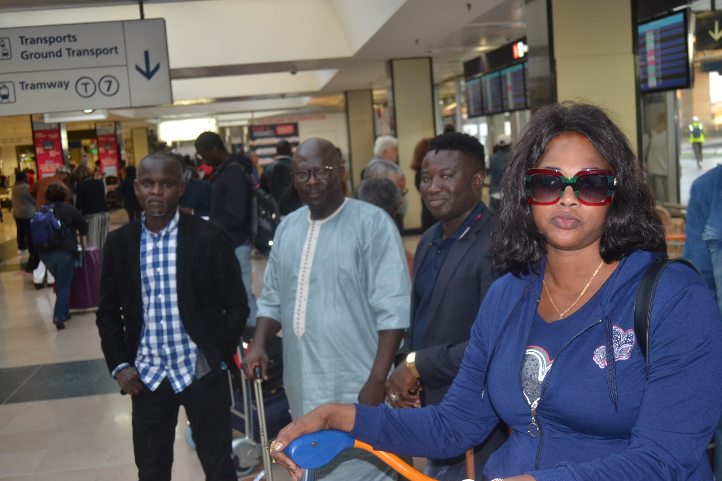 A 24 H du Bercy, Pape Diouf et ses invités attérient à ORLY SUD.