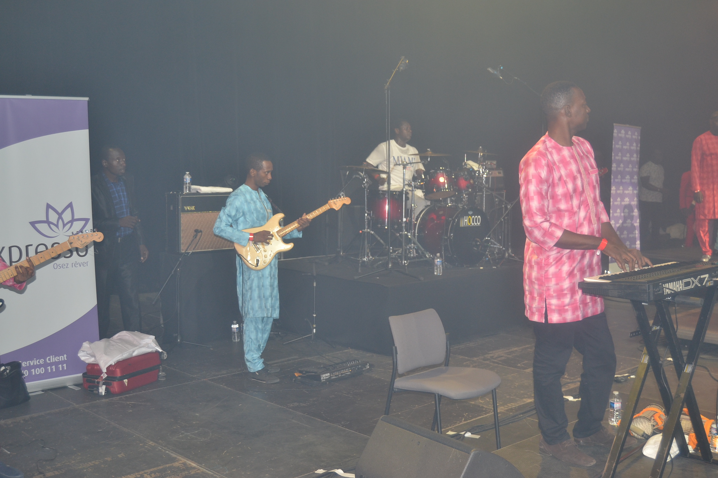 Les images du concert de Bercy avec Pape Diouf à Accor Hotel Aréna Paris Bercy le 13 octobre 2018. A vous de juger si il a réussit le pari de la mobilisation?