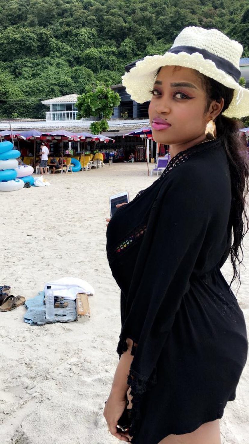 Diodio Diaw, la soeur de Katy Chimere, plus chaude que jamais, veut rendre jalouse à son ex Ibou Touré.