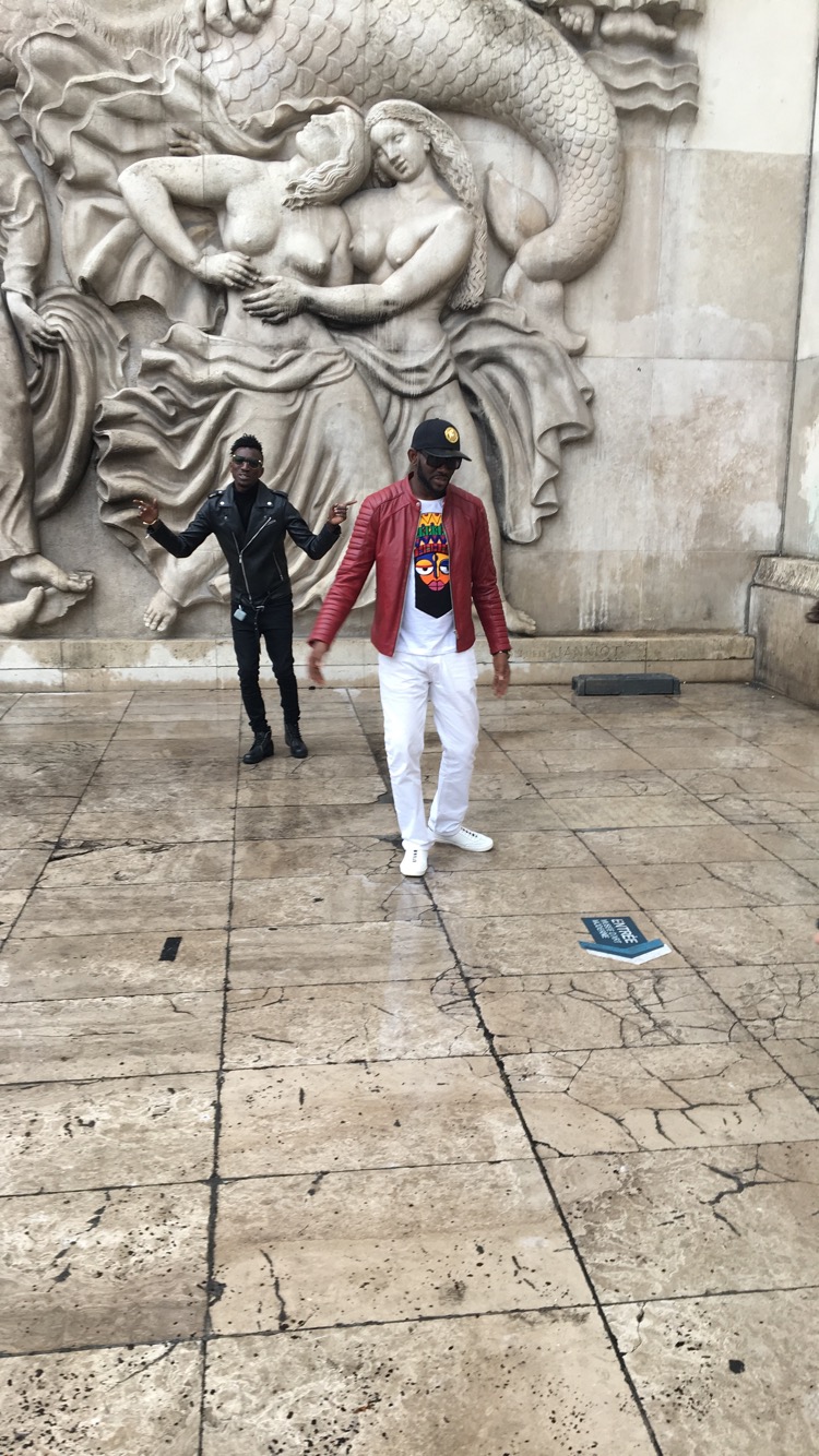 EXCLUSIF: L'artiste El Hadj Keita en pleine tournage de sa nouvelle vidéo à Paris. En images.