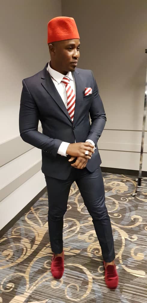 L'incontournable de "ZIK FEELING" Cheikh Sarr importe son look à Montréal avec JOKO ART.