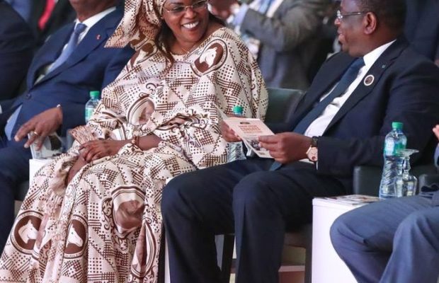 Congrès d’investiture: L’entrée spectaculaire de Macky avec Marième Faye Sall à Dakar Arena