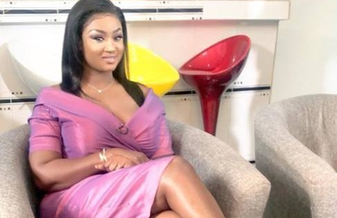 Adja Astou de la 7 Tv, telle une étoile dans le ciel …