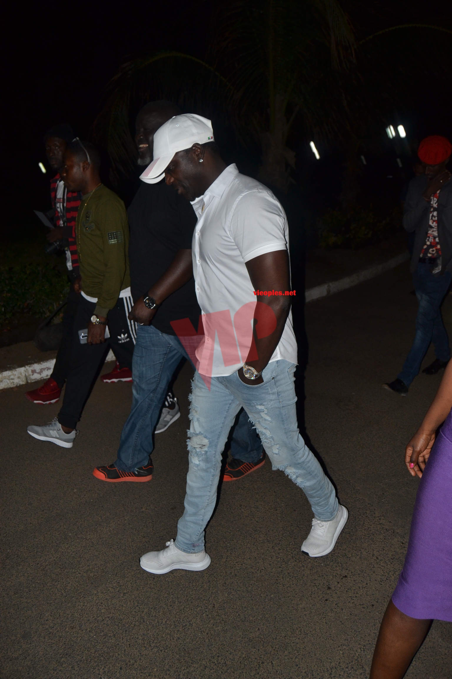 SARGAL MOR THIAM: Akon dans les derniers réglages au King Fhad Place pour la soirée de gala ce samedi 15 Décembre.