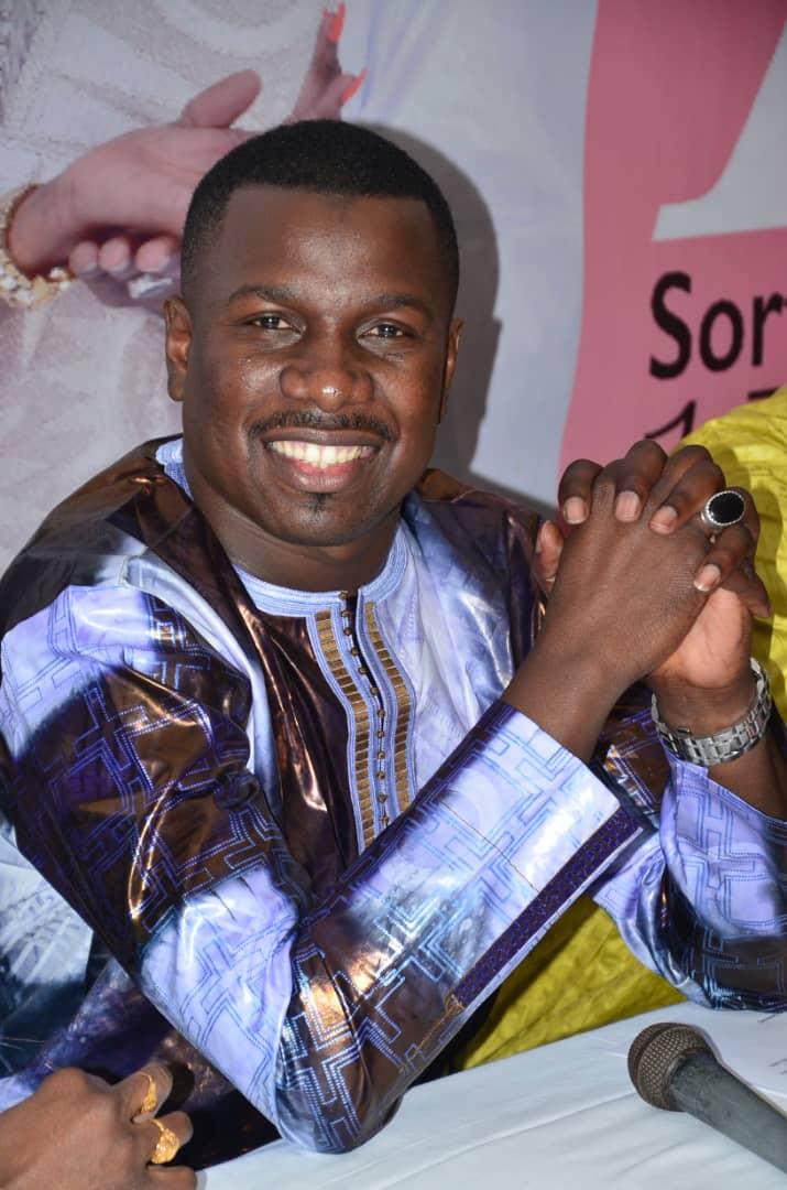 CONFÉRENCE DE PRESSE DJIBY DRAMÉ ET MAMAN CHÉRIE BELLE COUPLÉ