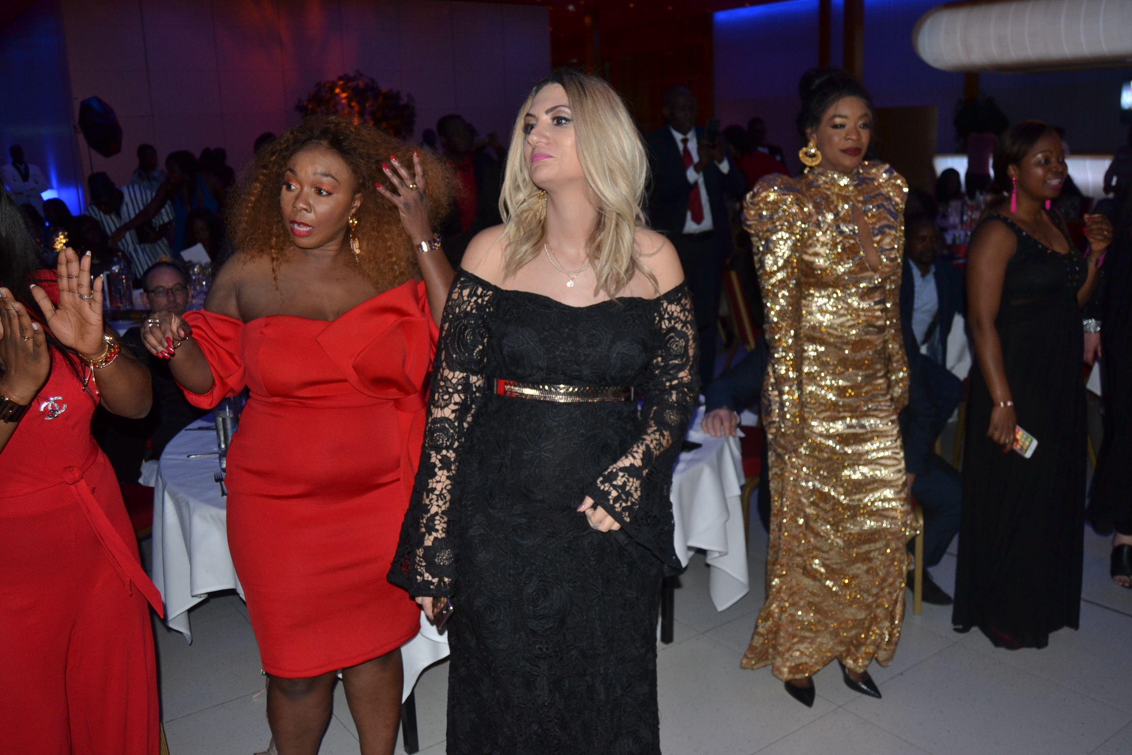 Viviane pimente la nuit de la mode panafricaine by Awa Kermel Fashion à Luxembourg.