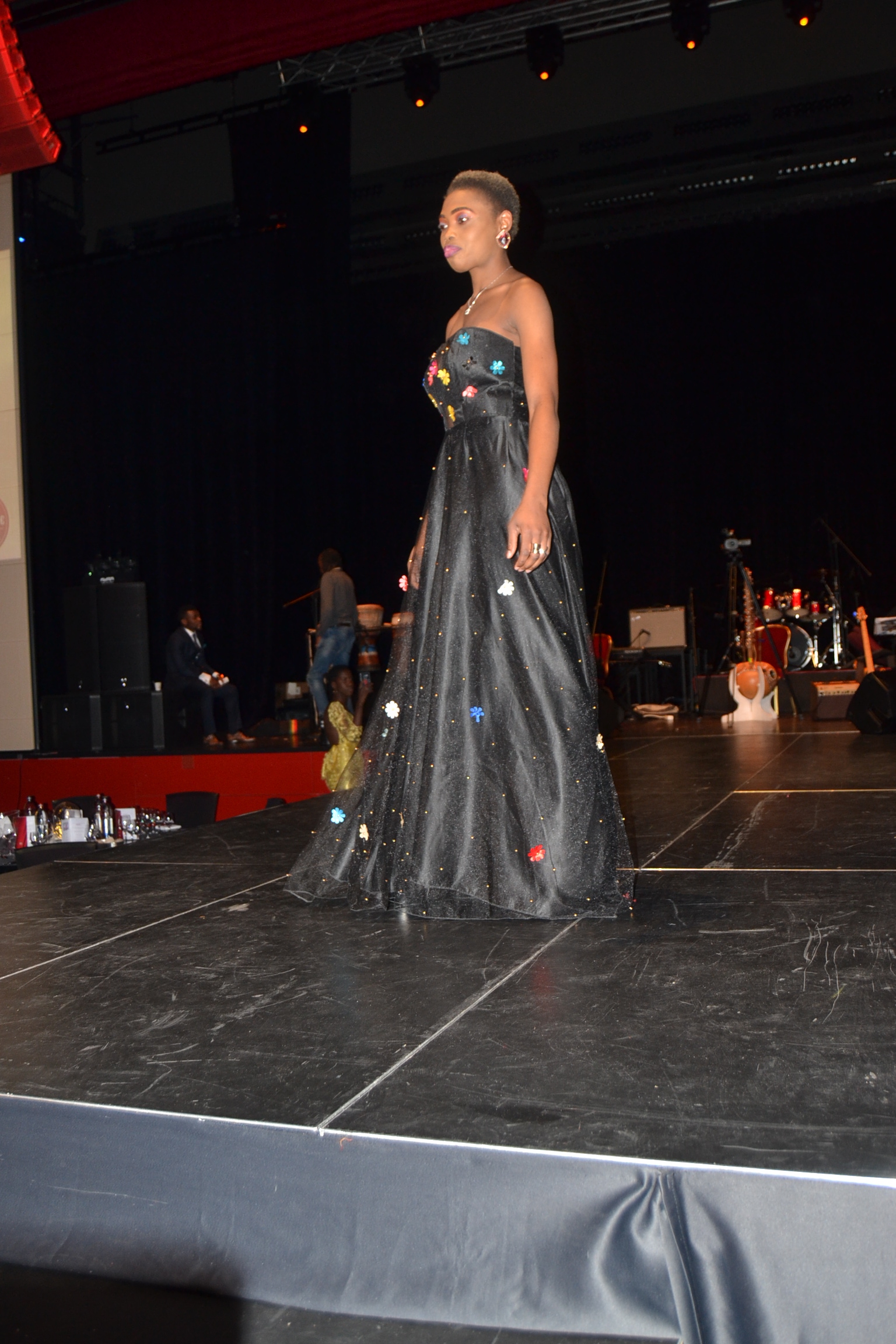 NUITDE LA MODE PANAFRICAINE: Awa Kermel By Fashion étale son savoir faire par cette belle collection.