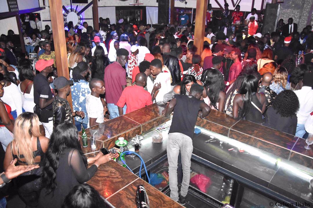 Soirée Noel: Tarba Mbaye met son sel au Five et crée l'embouteillage aux Almadies. En images.