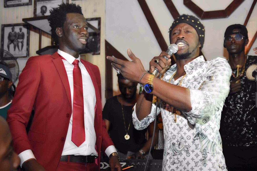 Soirée Noel: Tarba Mbaye met son sel au Five et crée l'embouteillage aux Almadies. En images.