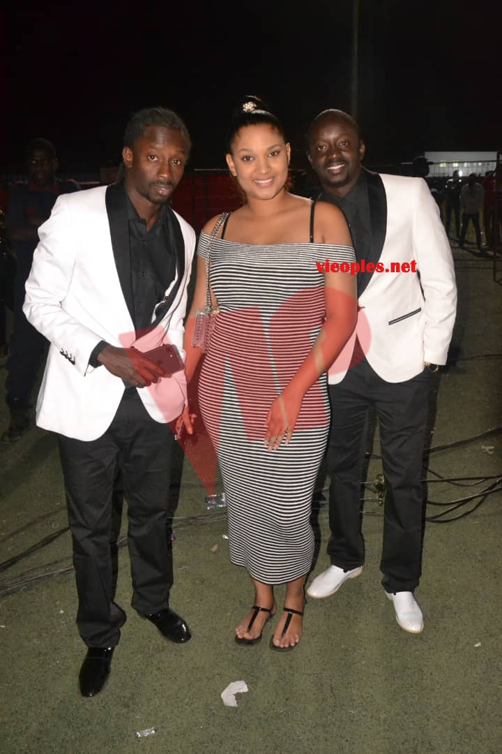 Stade Caroline Faye, les jumeaux PI 1& JI en compagnie de leur épouse Eva de Pod Marichou