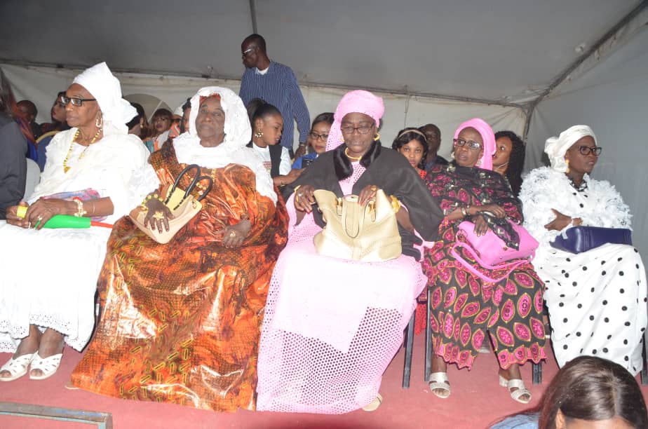 Meeting Mouvement Dakar avec Macky, Madame Mari Lo réussit une prouesse à Sacré Coeur. Meeting Mouvement Dakar avec Macky, Madame Mari Lo réussit une prouesse à Sacré Coeur.