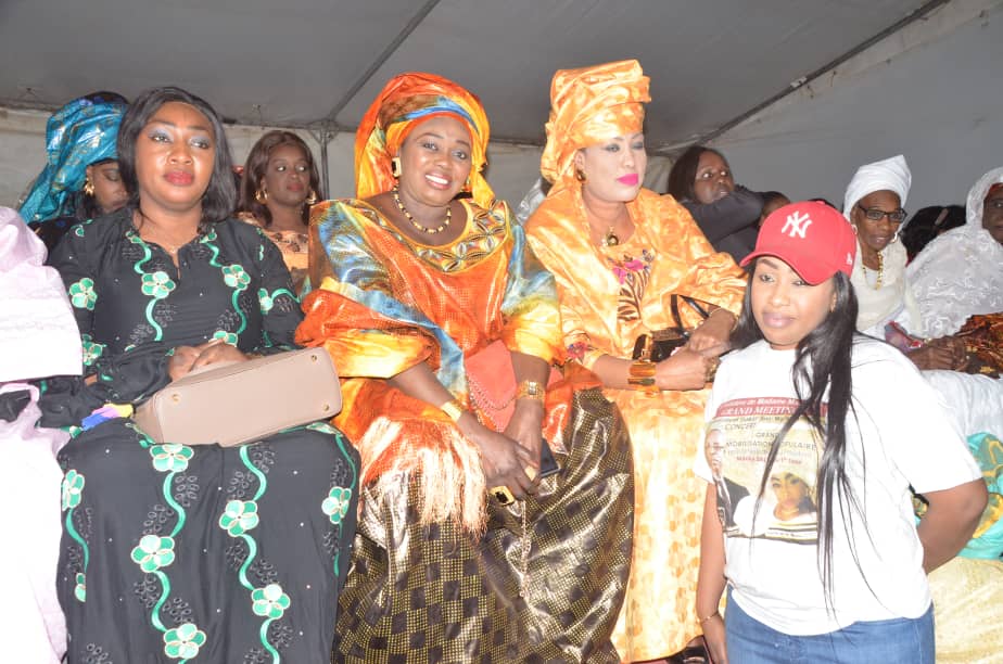 Meeting Mouvement Dakar avec Macky, Madame Mari Lo réussit une prouesse à Sacré Coeur. Meeting Mouvement Dakar avec Macky, Madame Mari Lo réussit une prouesse à Sacré Coeur.