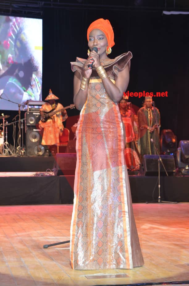 Les 166  IMAGES de la présentation de l'album "TERROU WARR",la Diva Coumba Gawlo remet le grand theatre à sa place: La culture Sénégalais au premiere rang