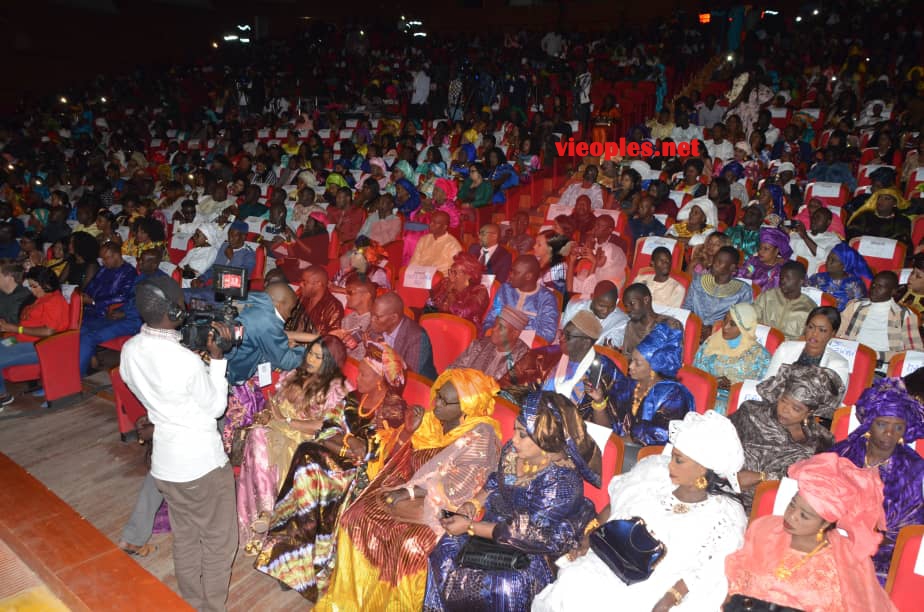 Les 166  IMAGES de la présentation de l'album "TERROU WARR",la Diva Coumba Gawlo remet le grand theatre à sa place: La culture Sénégalais au premiere rang