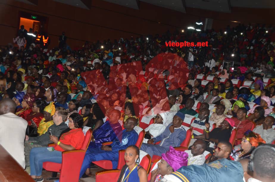 Les 166  IMAGES de la présentation de l'album "TERROU WARR",la Diva Coumba Gawlo remet le grand theatre à sa place: La culture Sénégalais au premiere rang