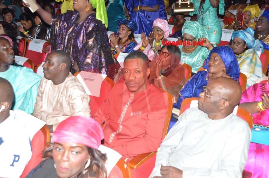 Les 166  IMAGES de la présentation de l'album "TERROU WARR",la Diva Coumba Gawlo remet le grand theatre à sa place: La culture Sénégalais au premiere rang