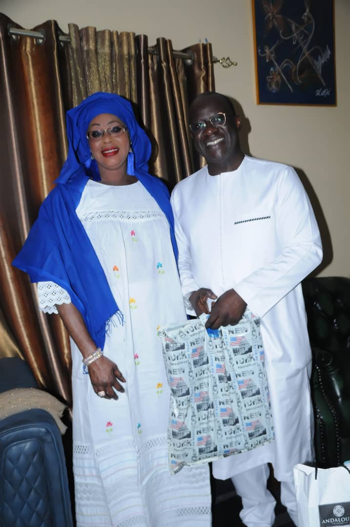 Anniversaire privé: Le président du MEDS Mbagnick Diop souffle une bougie de plus.