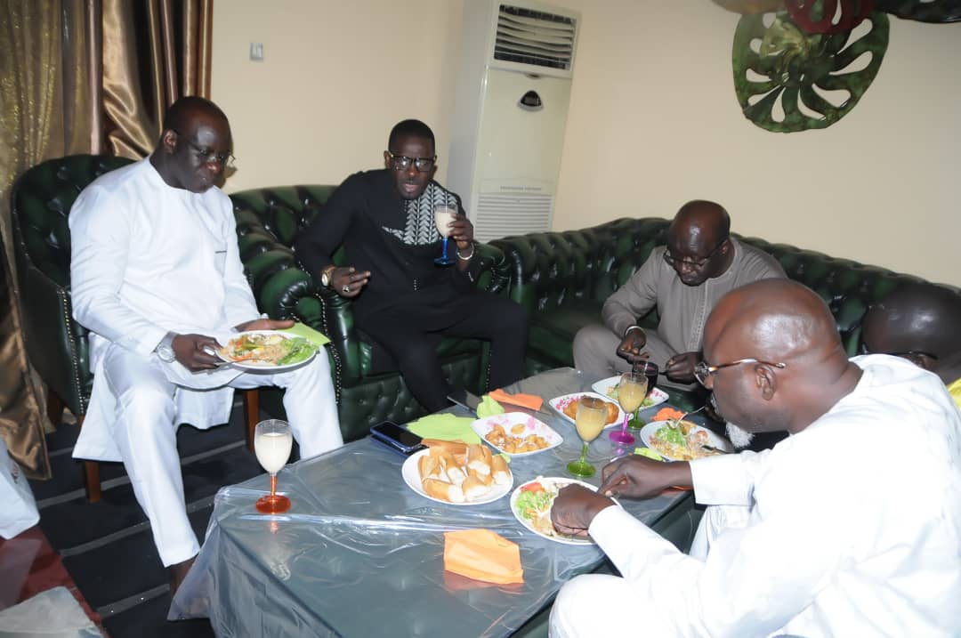 Anniversaire privé: Le président du MEDS Mbagnick Diop souffle une bougie de plus.