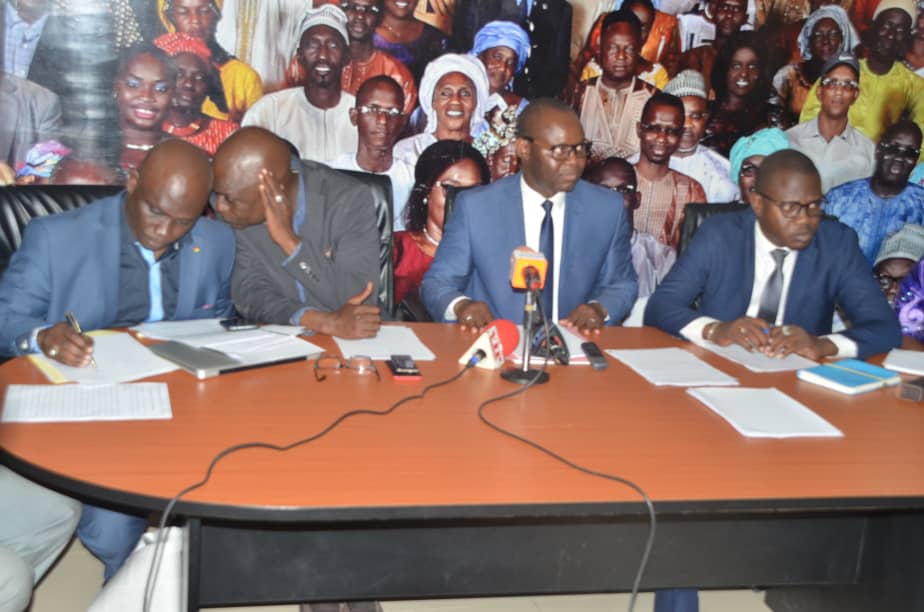 La Plate-forme « MACKY SUNU CANDIDAT » était face à la presse par la responsabilité commune de parler à la jeunesse de notre pays, aux acteurs politiques, à l’opinion nationale et internationale