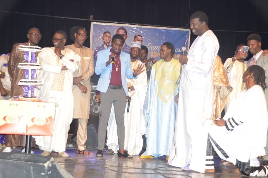 ANNIVERSAIRE: L'artiste Demba Guissé chauffe le theatre Daniel Sorano.