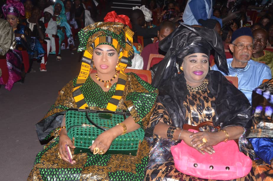 ANNIVERSAIRE: L'artiste Demba Guissé chauffe le theatre Daniel Sorano.