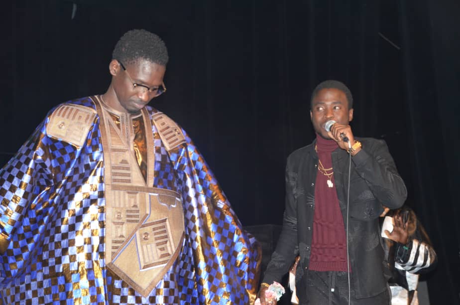 ANNIVERSAIRE: L'artiste Demba Guissé chauffe le theatre Daniel Sorano.