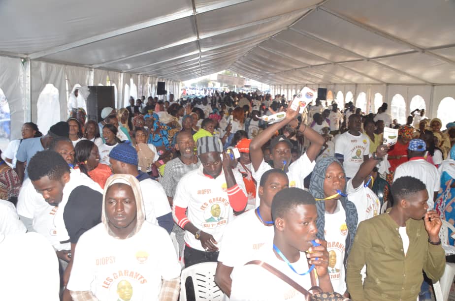 Meeting : Diop Sy et la CJPE ont la réussit la forte mobilisation à la place de la nation pour la réélection de Macky Sall.