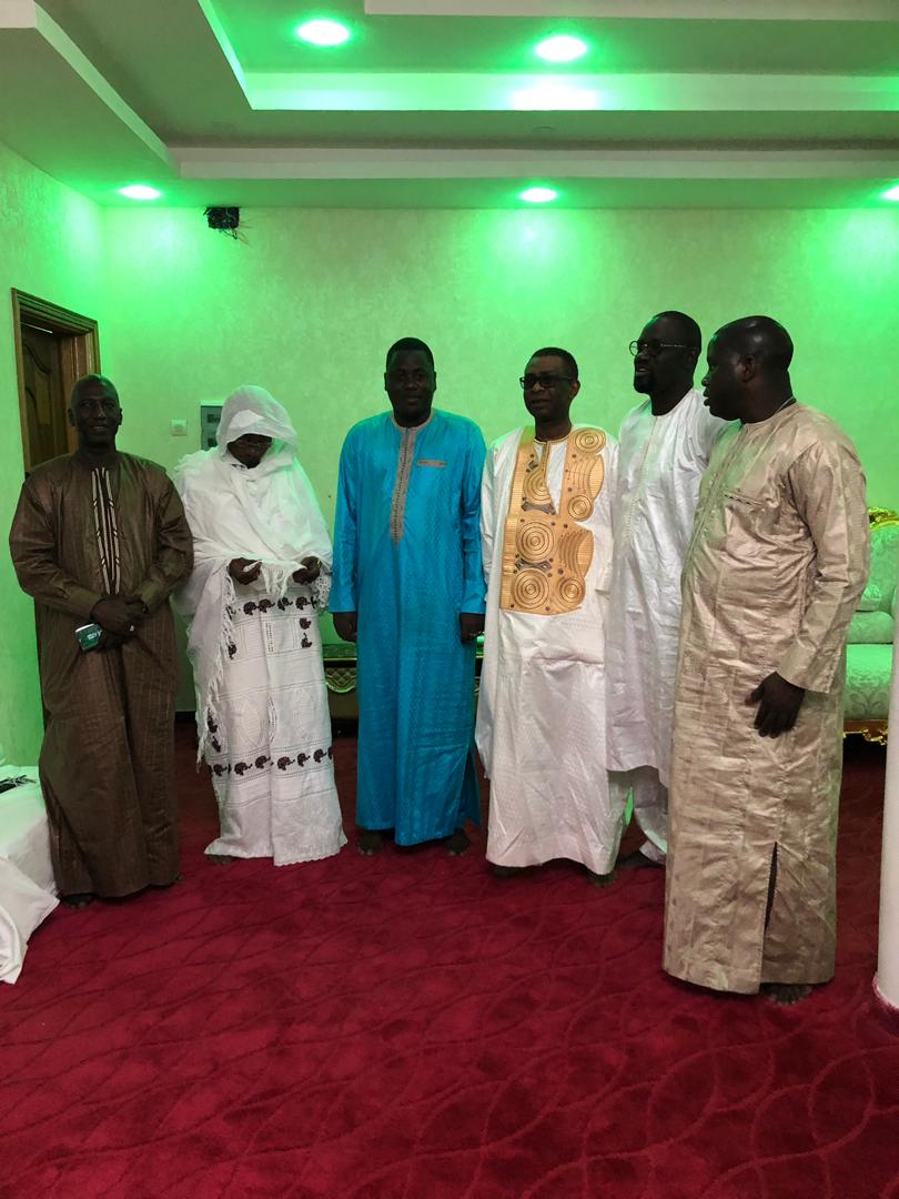 Un accueil chaleureux à Youssou Ndour et ses amis par Sokhna Baly à Touba;