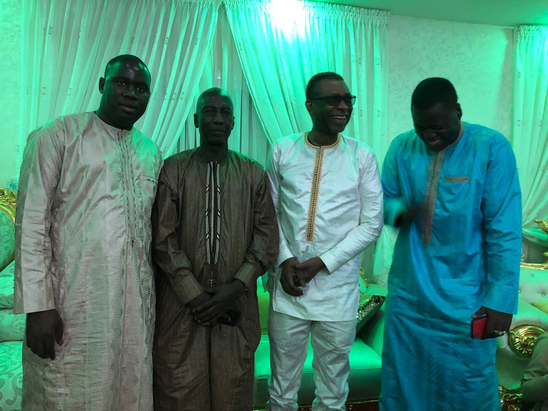 Un accueil chaleureux à Youssou Ndour et ses amis par Sokhna Baly à Touba;