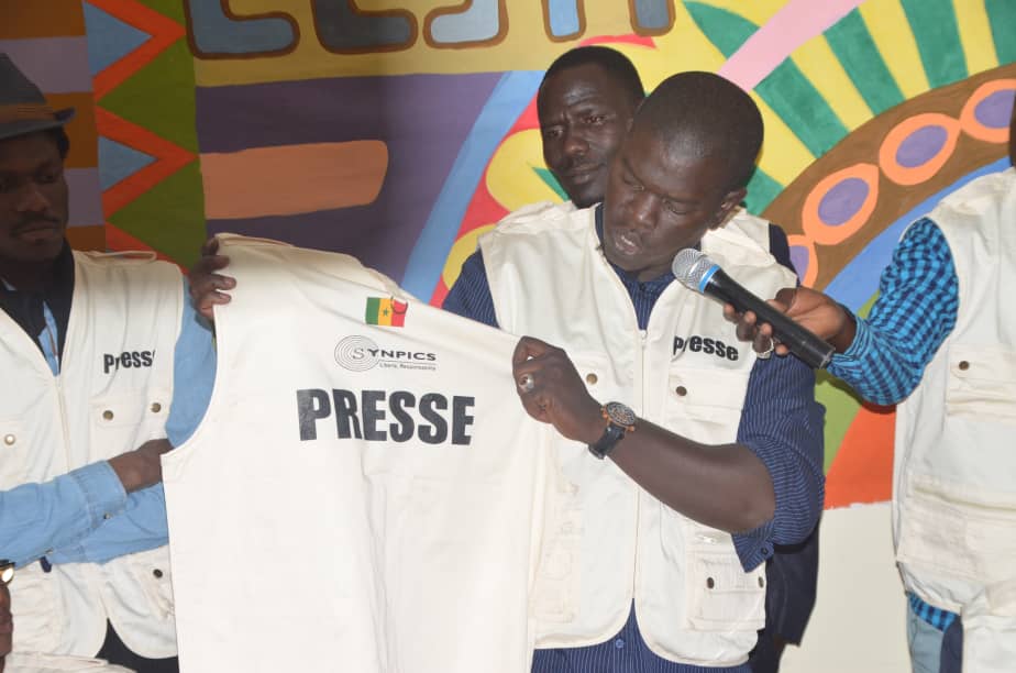 Élection présidentielle 2019: La SYNPICS a présenté les gilets de la presse.