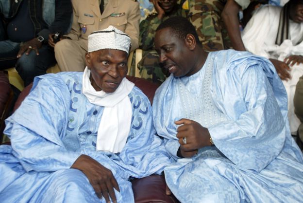 Macky Sall refuse de répondre aux «gesticulations» de Me Wade