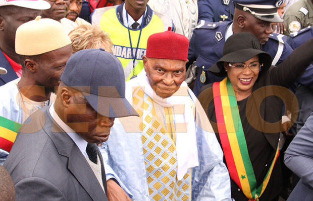 Me abdoulaye Wade à Dakar, une foule immense à l’accueil… Tout ce que vous n’avez pas vu en Images