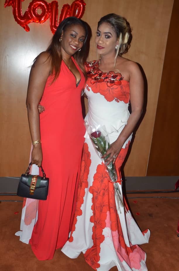 Pari réussit, Bébé Basse s'éclate sur la chanson de son mari au Radisson. Video