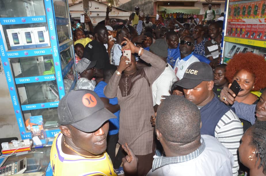 Balla Gaye 2 accueillit comme un roi en Gambie.