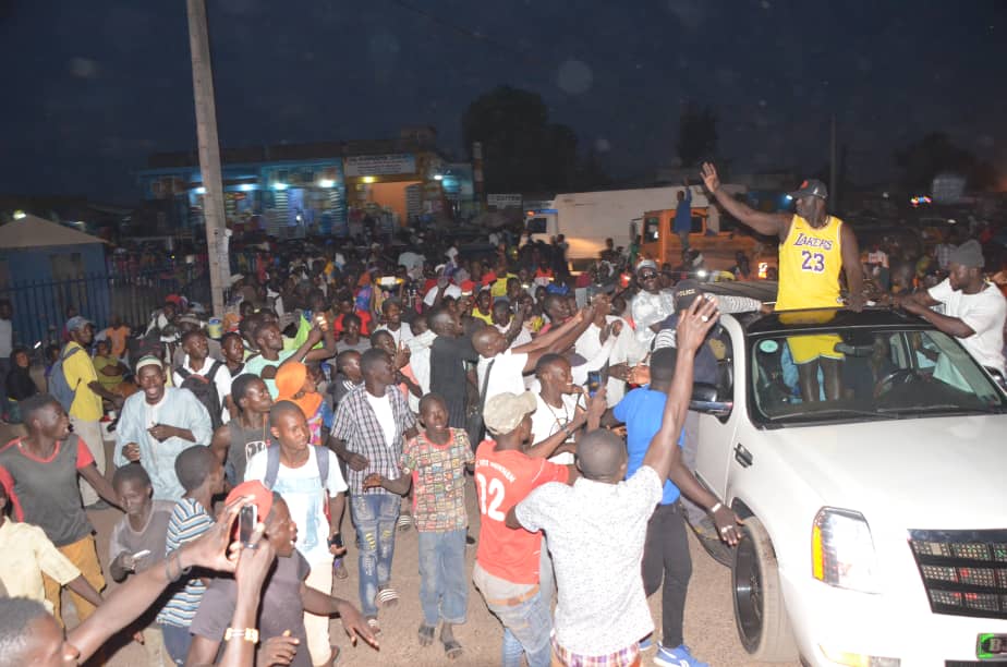 Balla Gaye 2 accueillit comme un roi en Gambie.