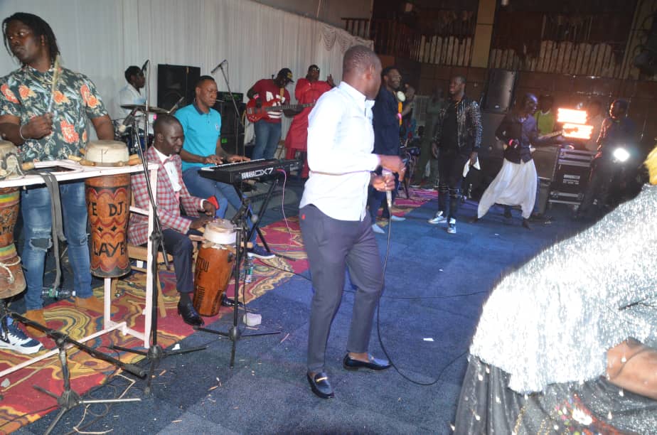 A GUICHET FERMÉ: Pape Diouf réussit encore de mobiliser ses fans en Gambie.