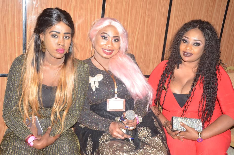 Les belles Gambiennes au top à la soirée de Pape Diouf avec S&J PROPRETIES de Binta Ndaw