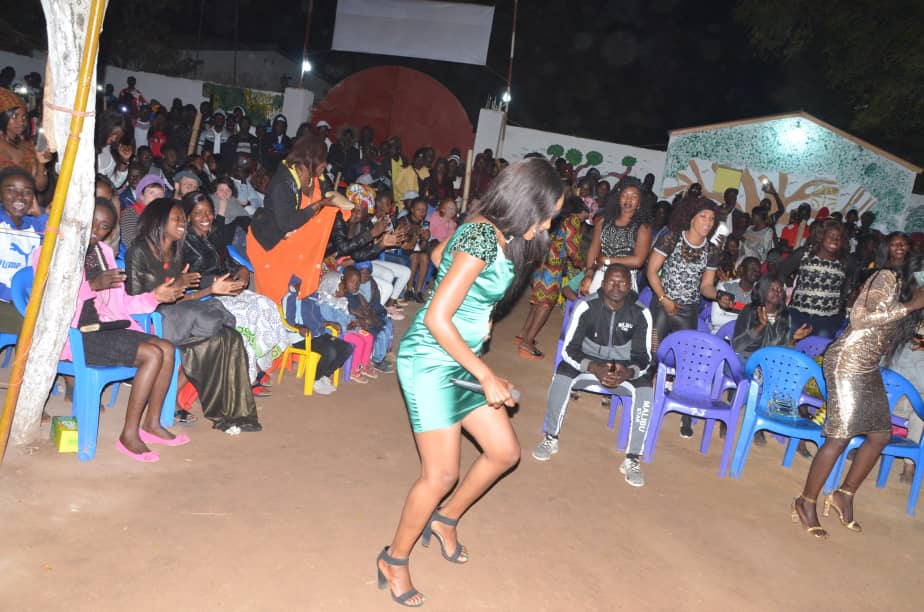 Les images de la 21 eme éditions du Carnaval des jeunes de Kafountine avec Queen Biz.
