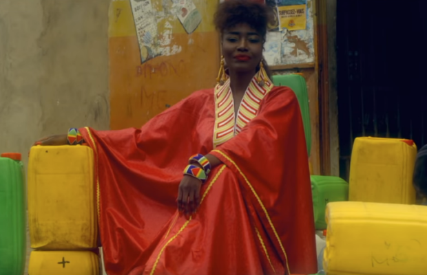 Découvrez Le nouveau clip de Coumba Gawlo – Sunu Sénégal ( Clip Officiel )