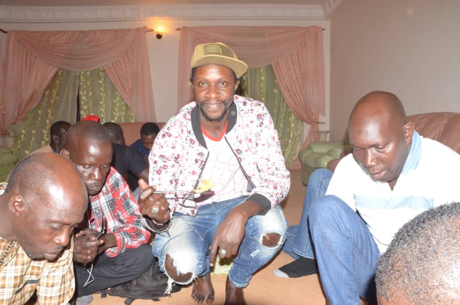 Les images de la visite de Balla Gaye 2 chez Ndéné Fall en Gambie