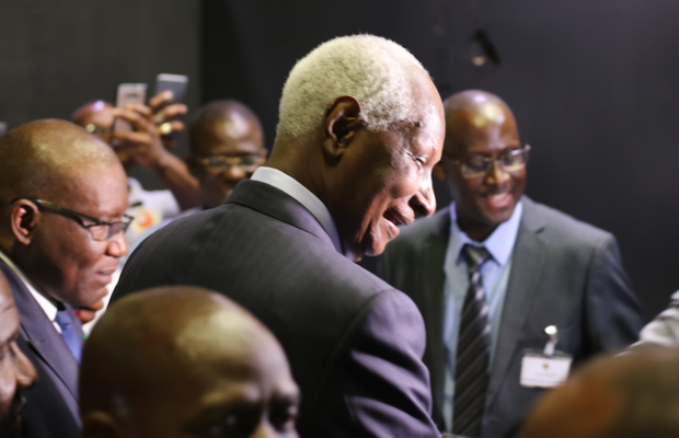 VIDÉO: L’ANCIEN PRÉSIDENT ABDOU DIOUF, A VOTÉ À PARIS