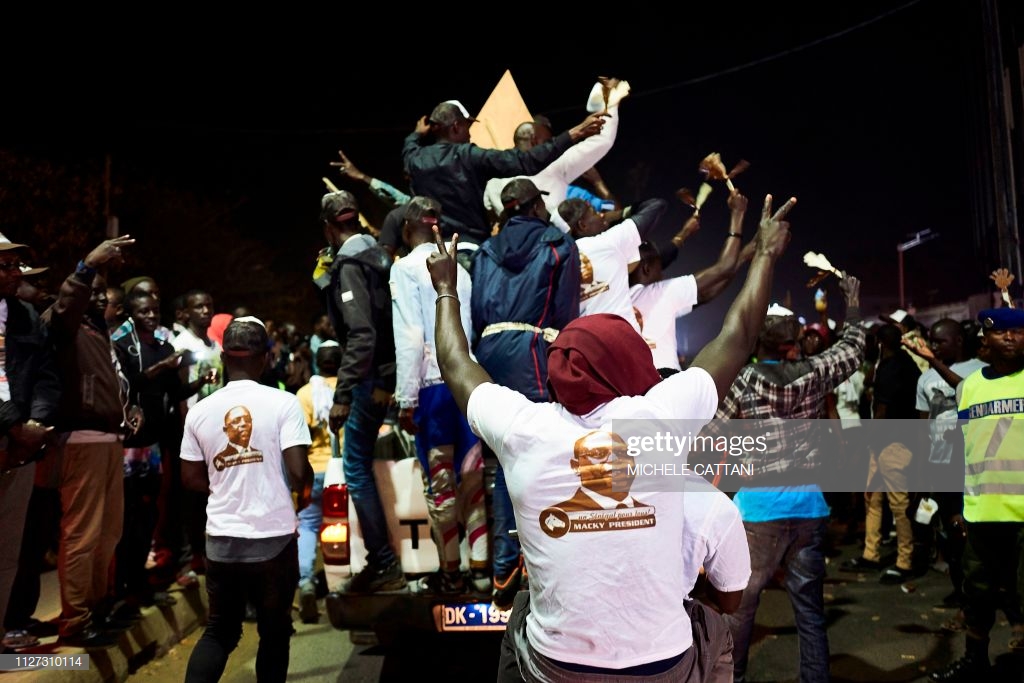 Présidentielle 2019 : L’ambiance au QG de Macky, Mariem Faye et son fils Amadou Sall Font La Fête … Tout ce que vous n’avez pas vu en Images