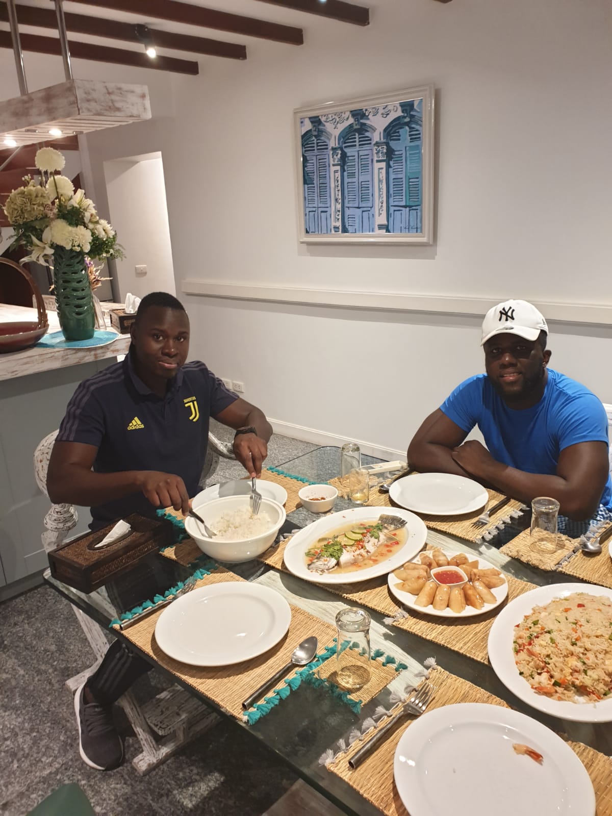 Aprés les élections, Issa le garde rapproché professionnel de Sonko en vacance en Thailande.